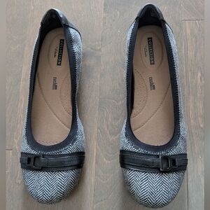 Clarks Gray Herringbone Ballet Flats with Black Trim NIB